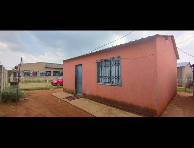 2 BEDROOM HOUSE FOR SALE IN DAVEYTON CENTRAL